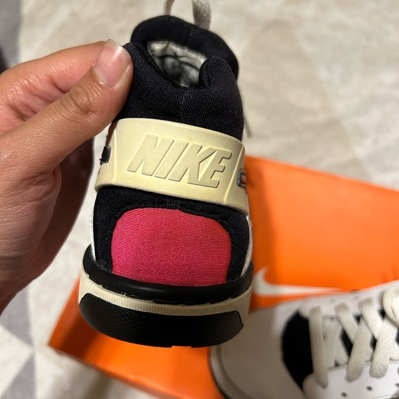 Nike Women’s Hurache Dance Low🖤🤍❤️ - Picture 8 of 14